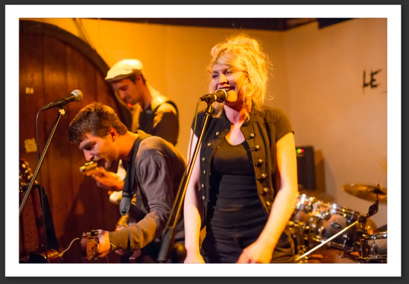 Les Dessous de la Vie Bar King