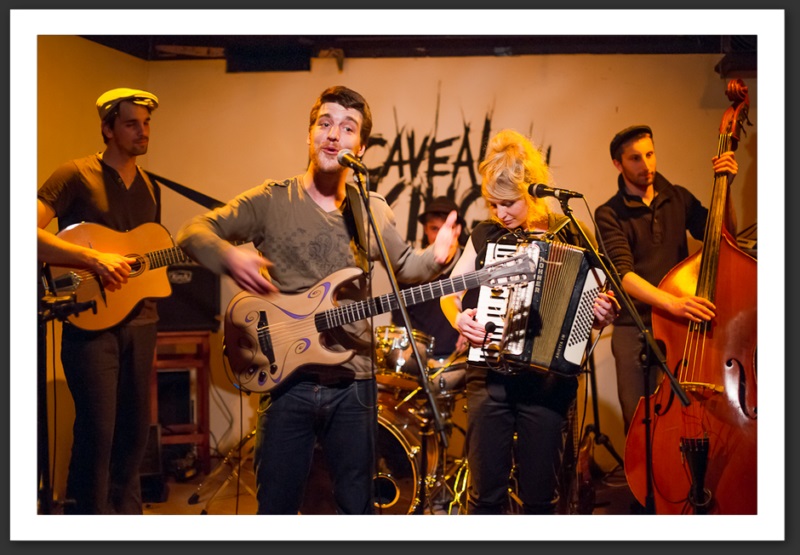 Les Dessous de la Vie Bar King