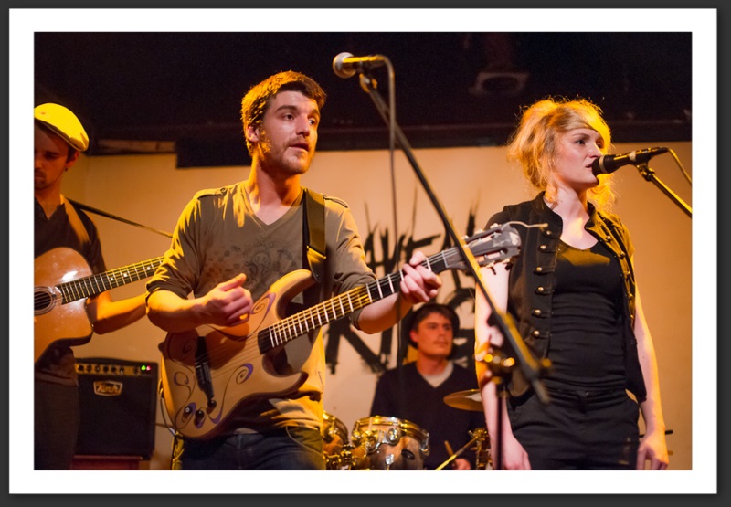 Les Dessous de la Vie Bar King